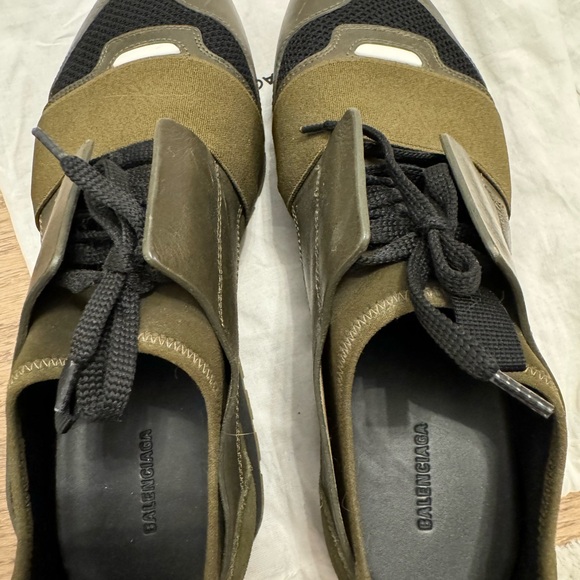 Balenciaga - Picture 5 of 8